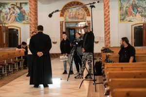 Authentic storytelling: construirea încrederii prin vulnerabilitate în conținutul corporate